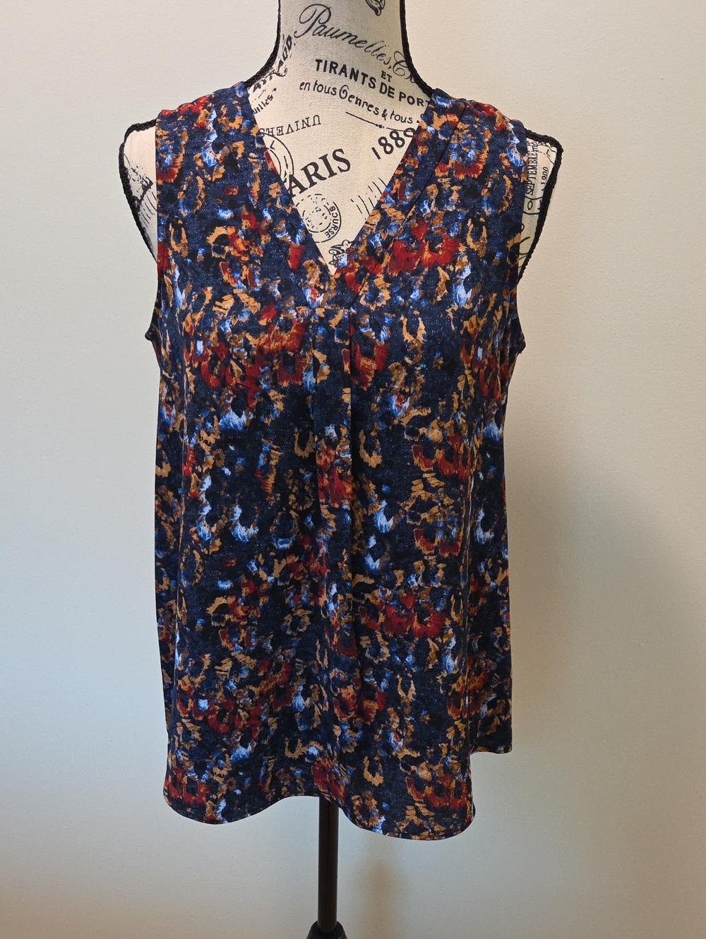 NIC+ZOE Navy V-Neck Floral-Print Sleeveless Camisole. NWT